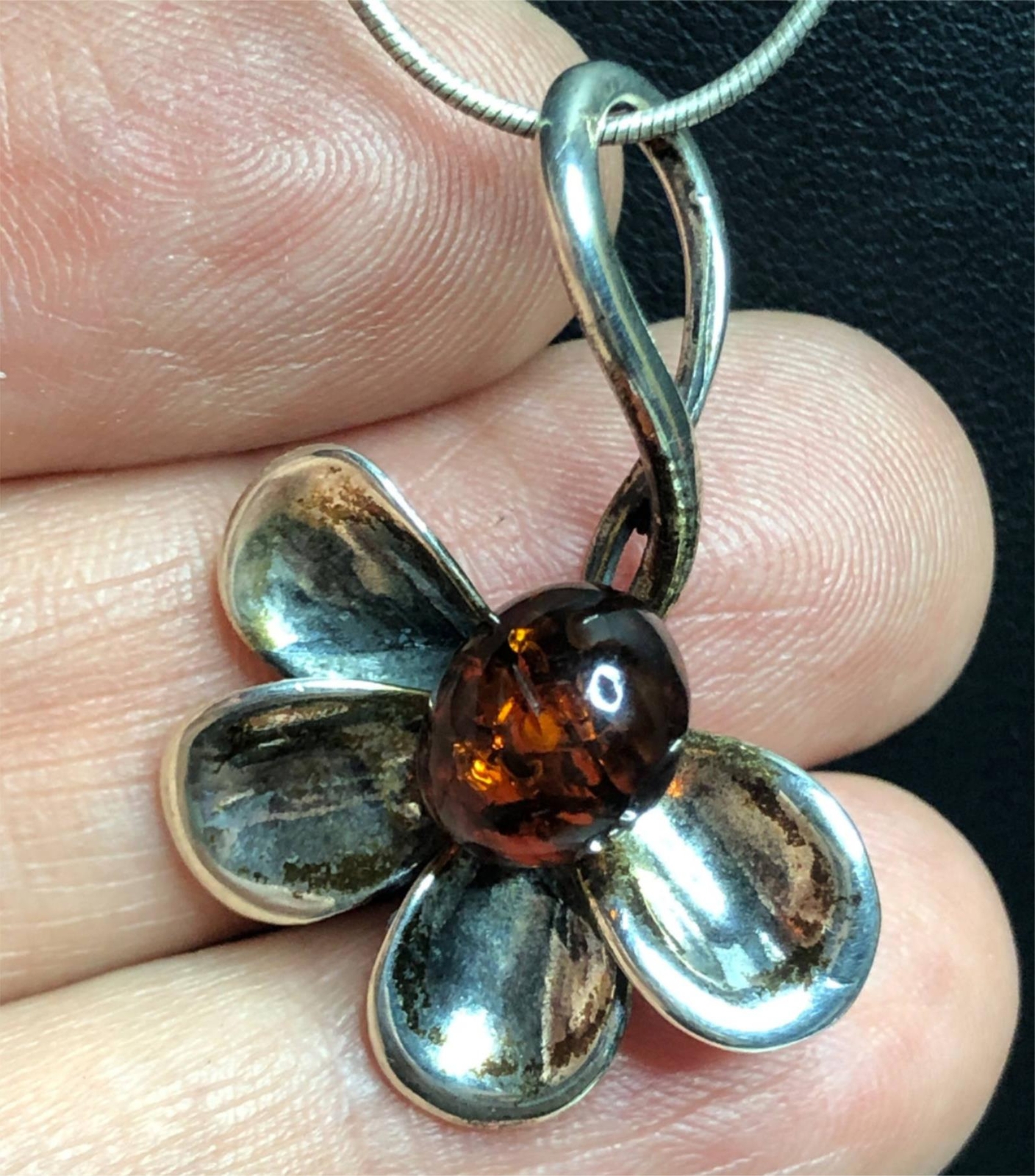 5103 Vntg patina Sterling signed AD 925 Amber flower pendant 18″ Necklace 8.1g