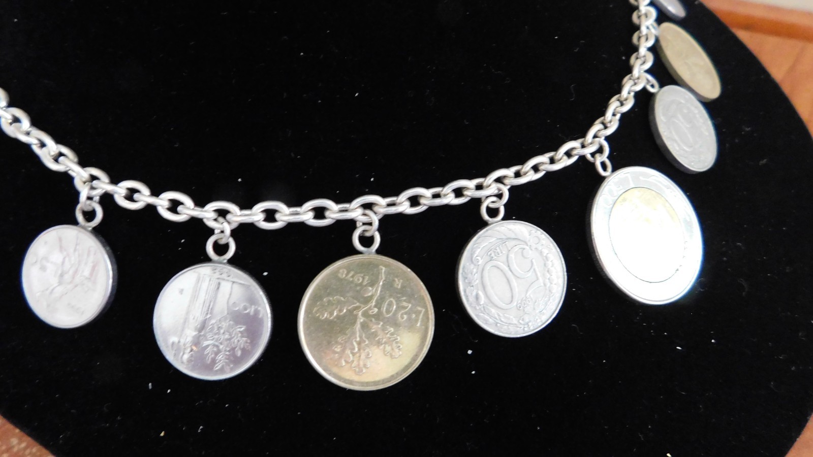 19 inch Sterling Silver Chain with 9 Italian Cons Italy Milor
