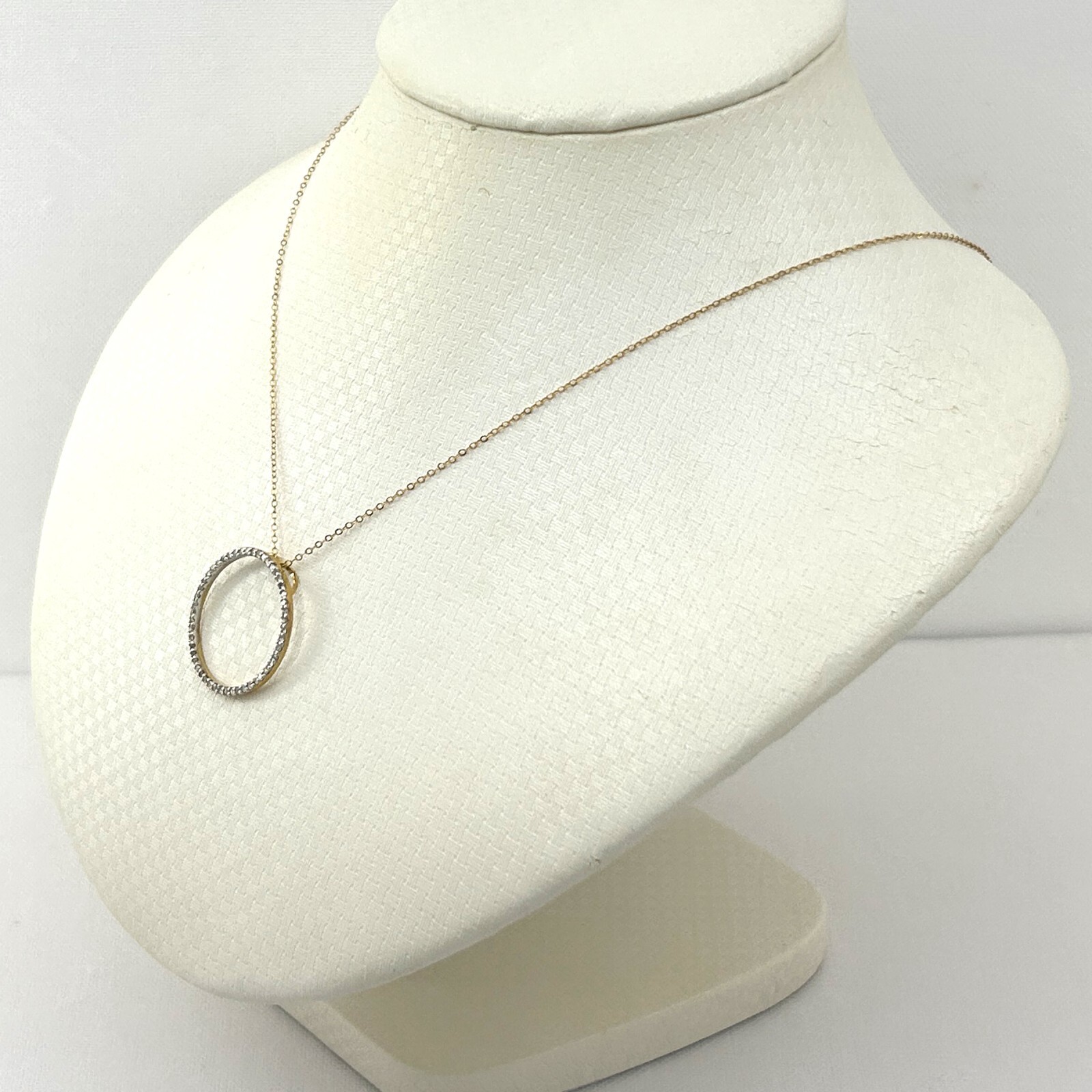 14K Solid Yellow Gold Circle Diamond Pendant Necklace