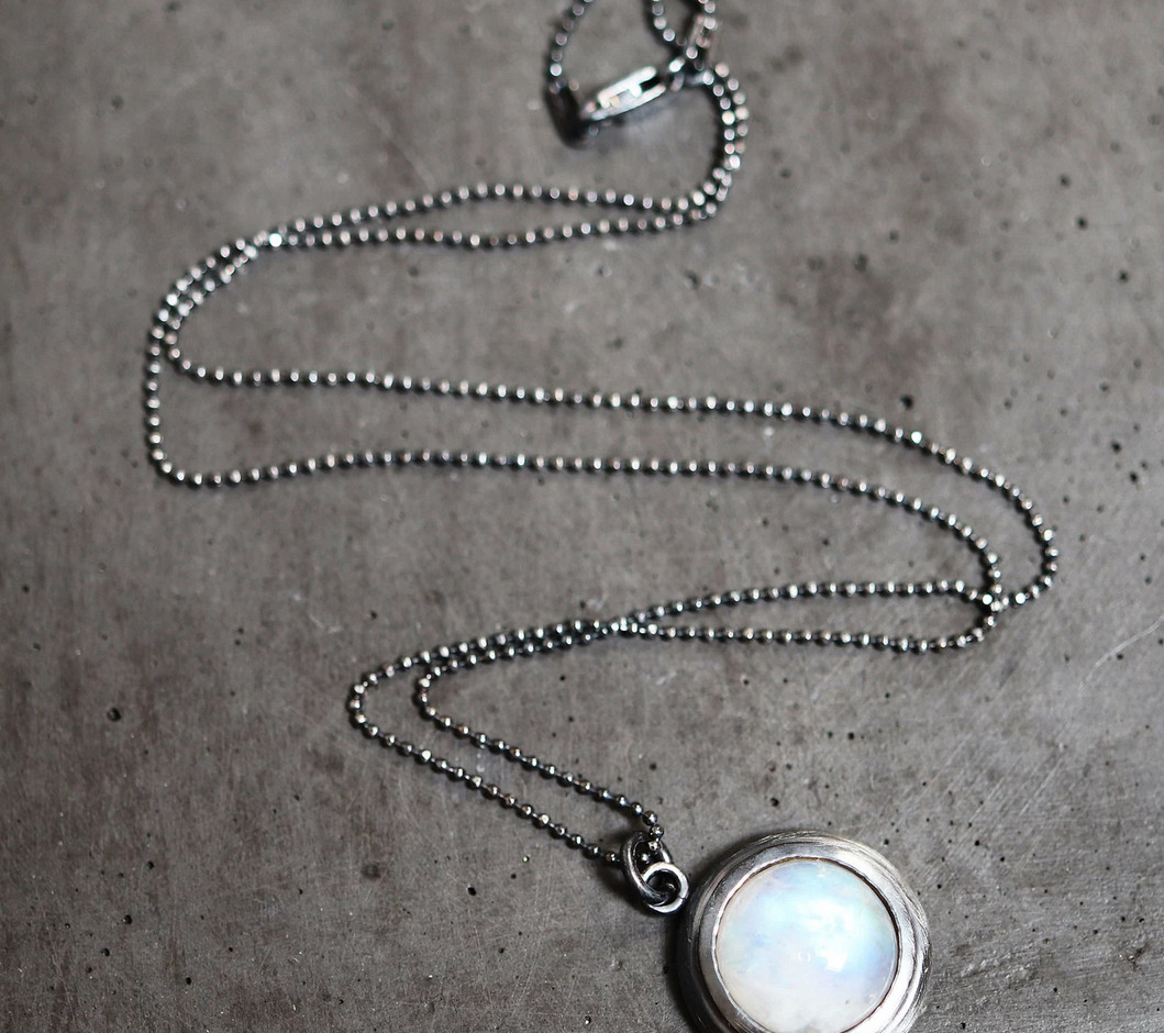 Rainbow Moonstone10x10 mm Gemstone 925 Sterling Silver Jewelry Plain Necklace