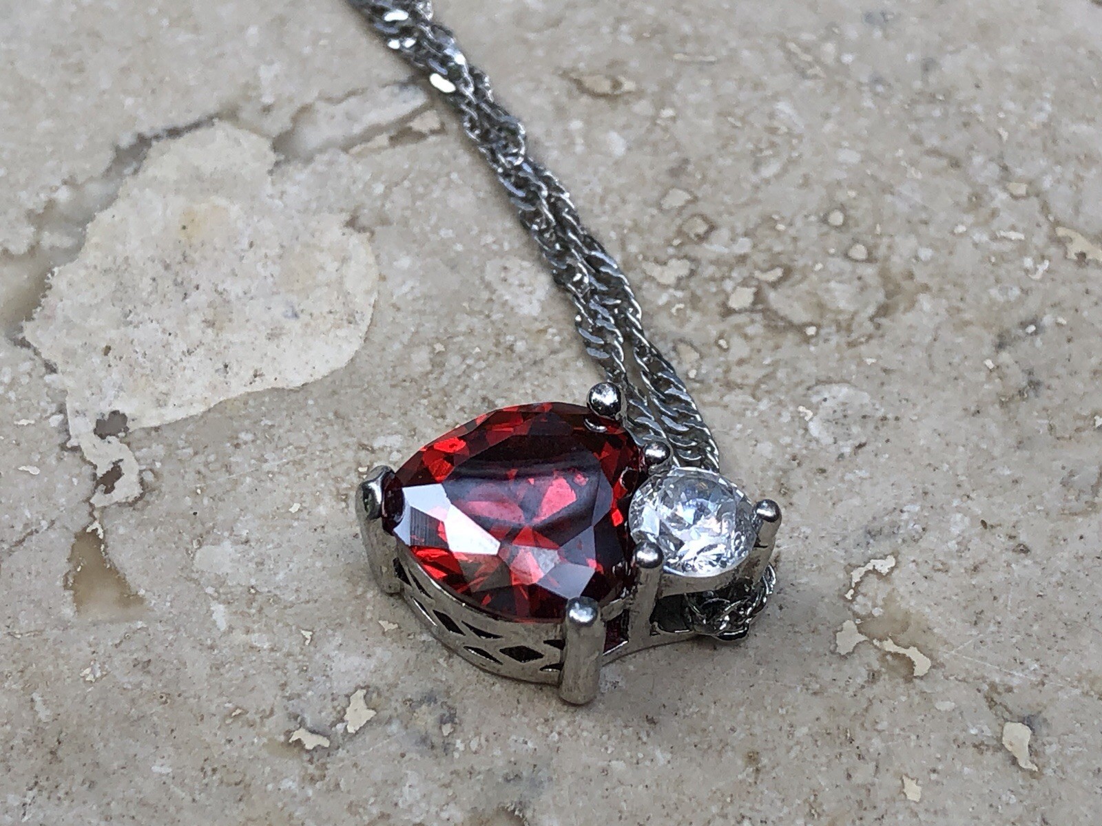 ❤️✨925 STERLING SILVER Red Ruby Garnet Color HEART Pendant Necklace TWIST CHAIN
