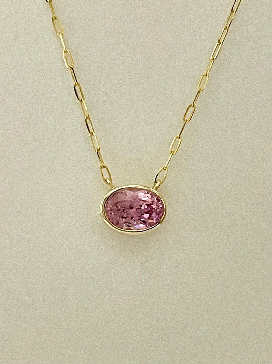 3.20ct Oval Pink Spinel Necklace with 14kt Yellow Gold