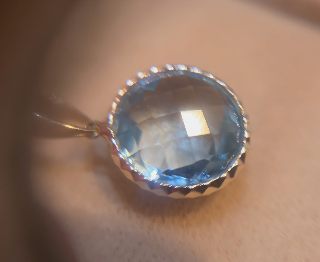 14k Yellow Gold Blue Topaz Necklace 17″ 3.37g