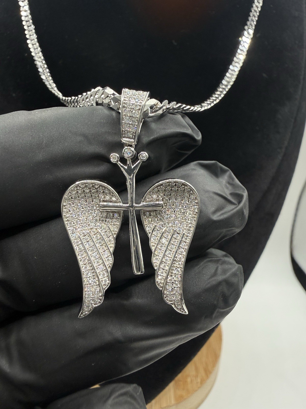 20” 4mm Flat Cuban Rhodium 925 With Vvsd Moissanite 925 Angel Wing Pendant