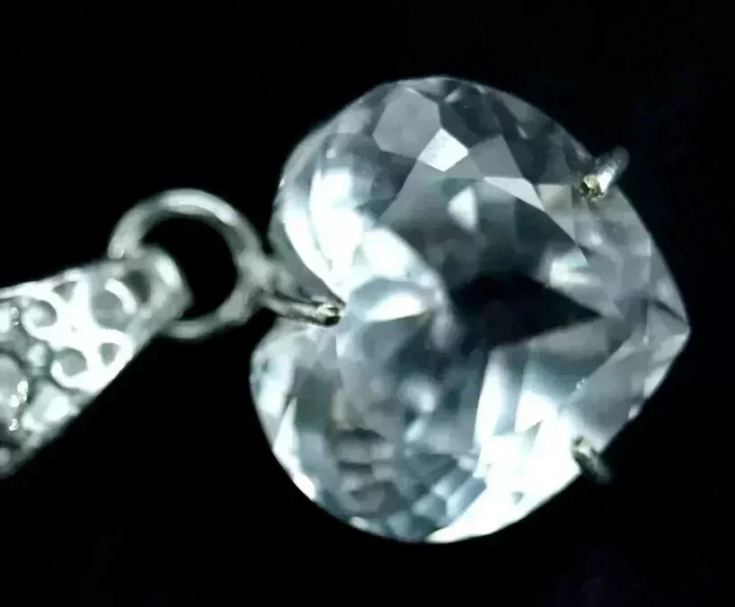 Natural 21 Ct White Sapphire Heart Cut 925 Silver Pendant Certified Gemstone