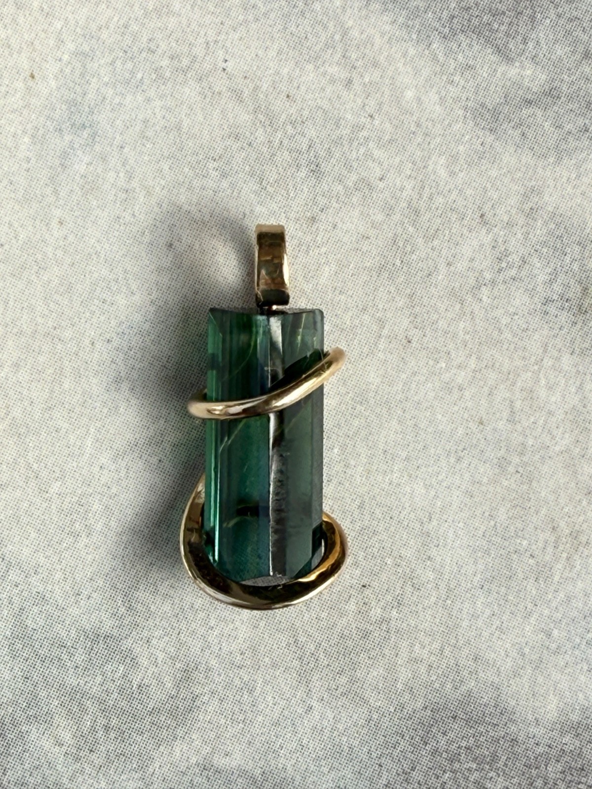 4.71ct Tourmaline Brazil Green Faceted Forged 14K Yellow Gold Pendant Total Wt