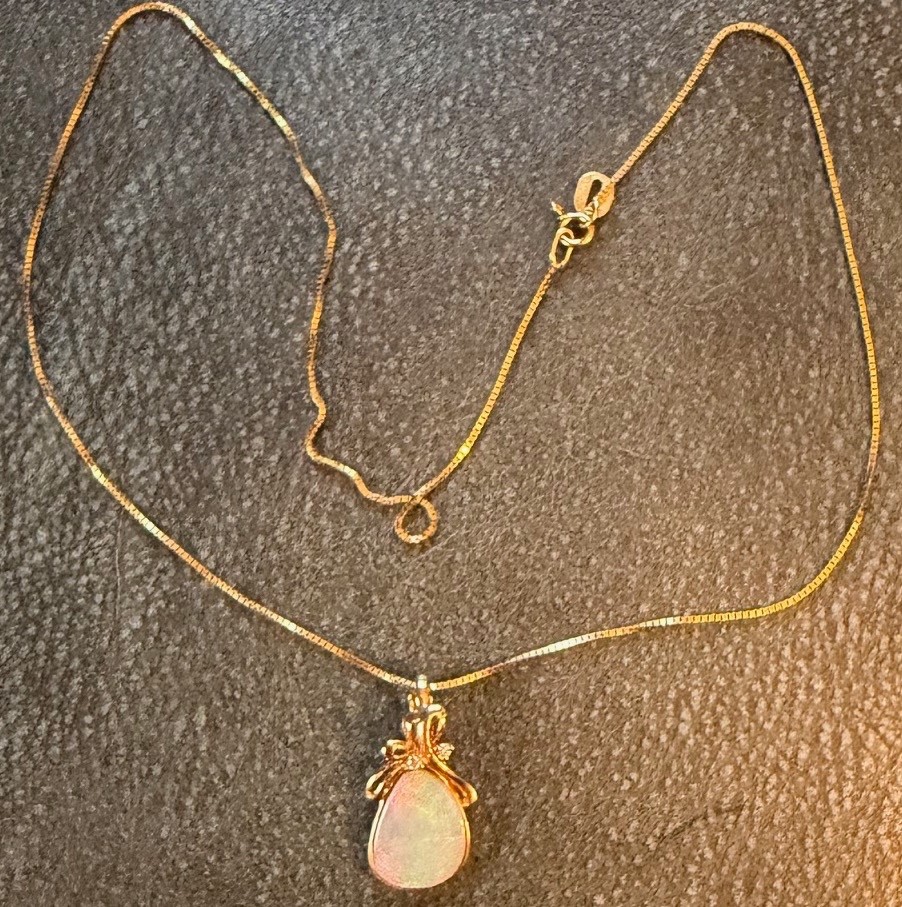 Australian Opal Pendant set in Yellow Gold with 2 Small Diamonds 15″ Gold Chain