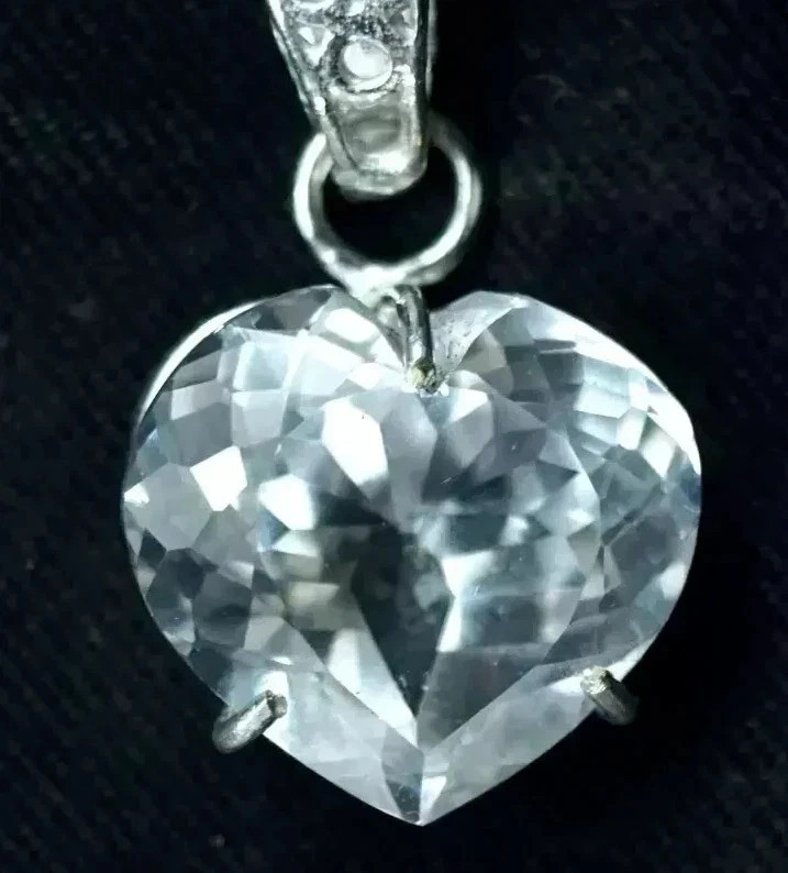 Natural 21 Ct White Sapphire Heart Cut 925 Silver Pendant Certified Gemstone