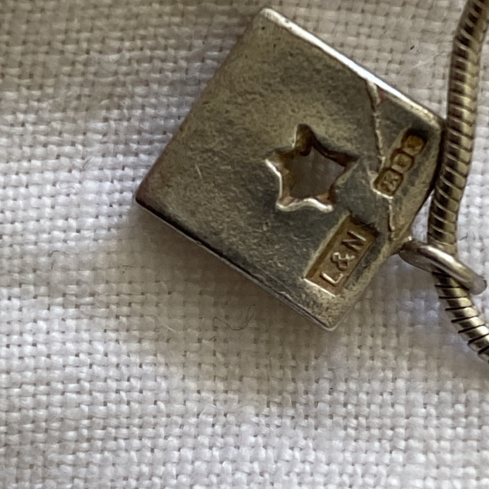 Pretty Solid Sterling Silver Designer Latham & Neve Star Pendant 40cm