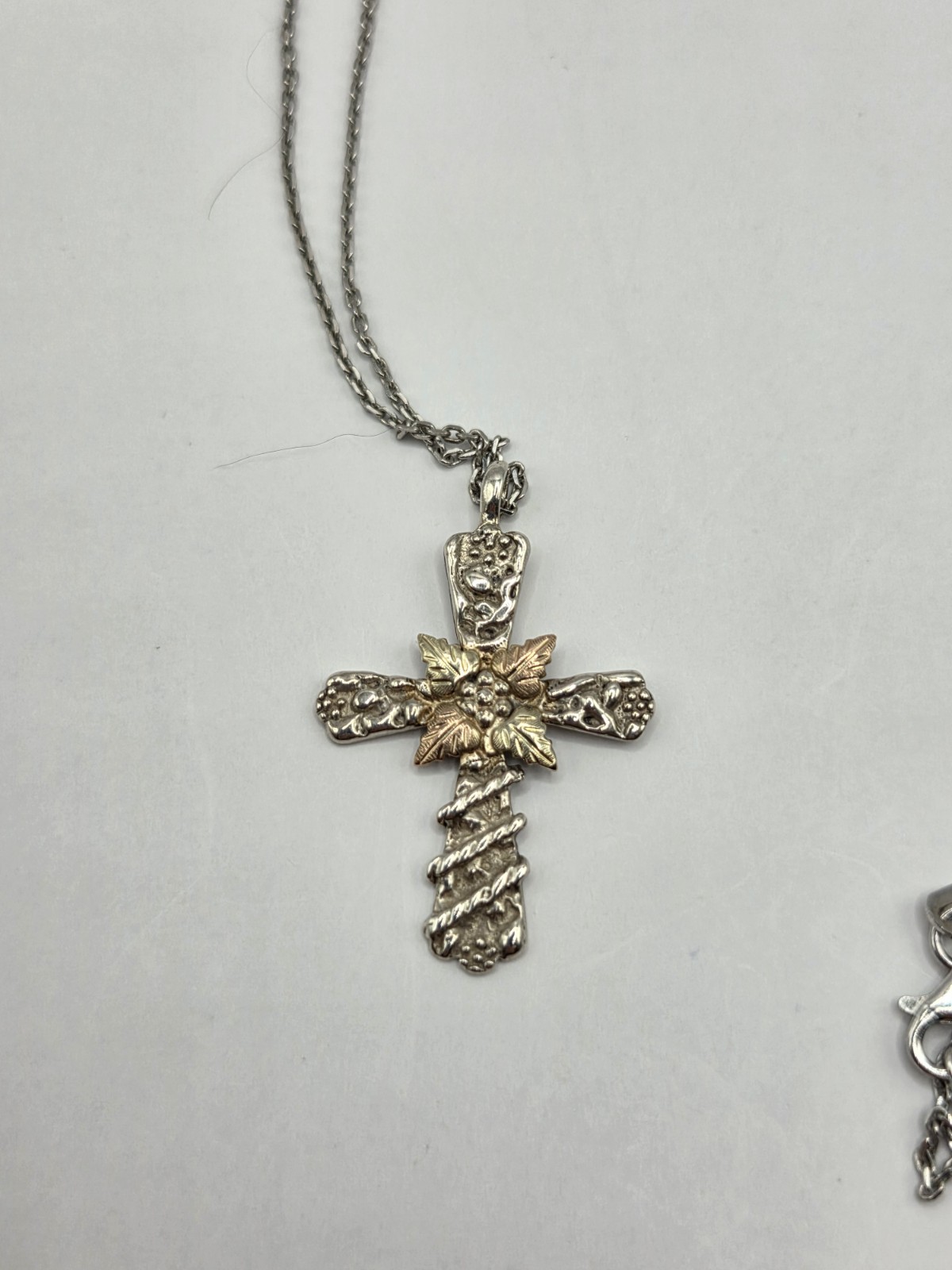 925 Sterling Silver Cross Pendant Necklace With 10k Leaves
