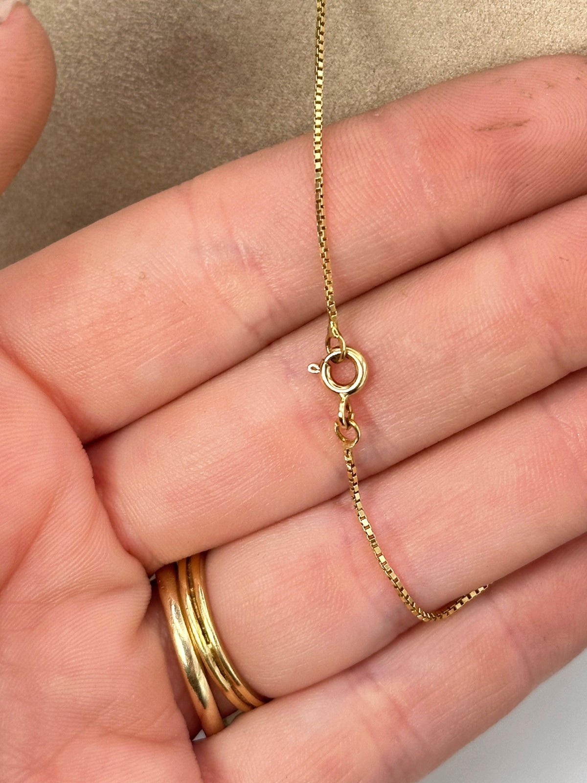 18ct Yellow Gold Box Chain – 19″, 0.9mm, 2.3g, Very Good Condition