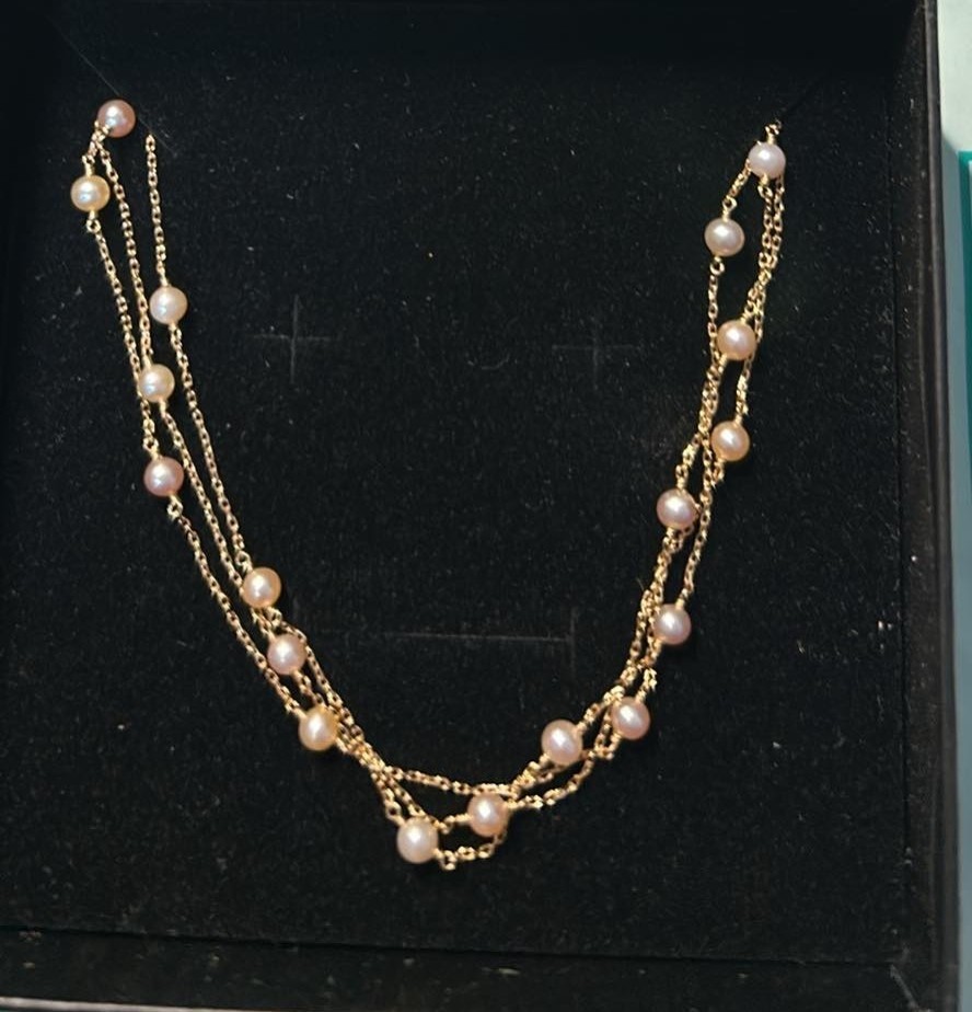 Pearl necklace baby akoya in pink gold 18k settings.bought in Japan real gold