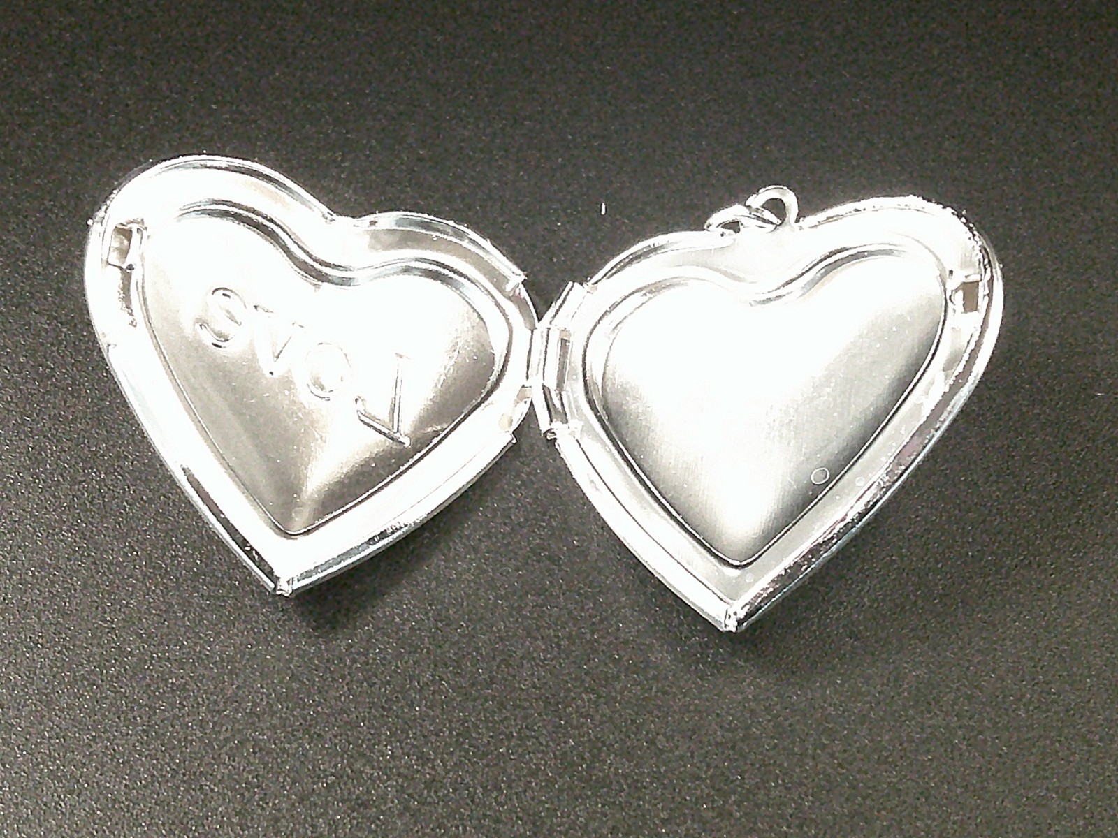 Fashion Silver-Tone Heart Photo Frame Pendant Necklace – Stamped 925 – 1×1 Inch