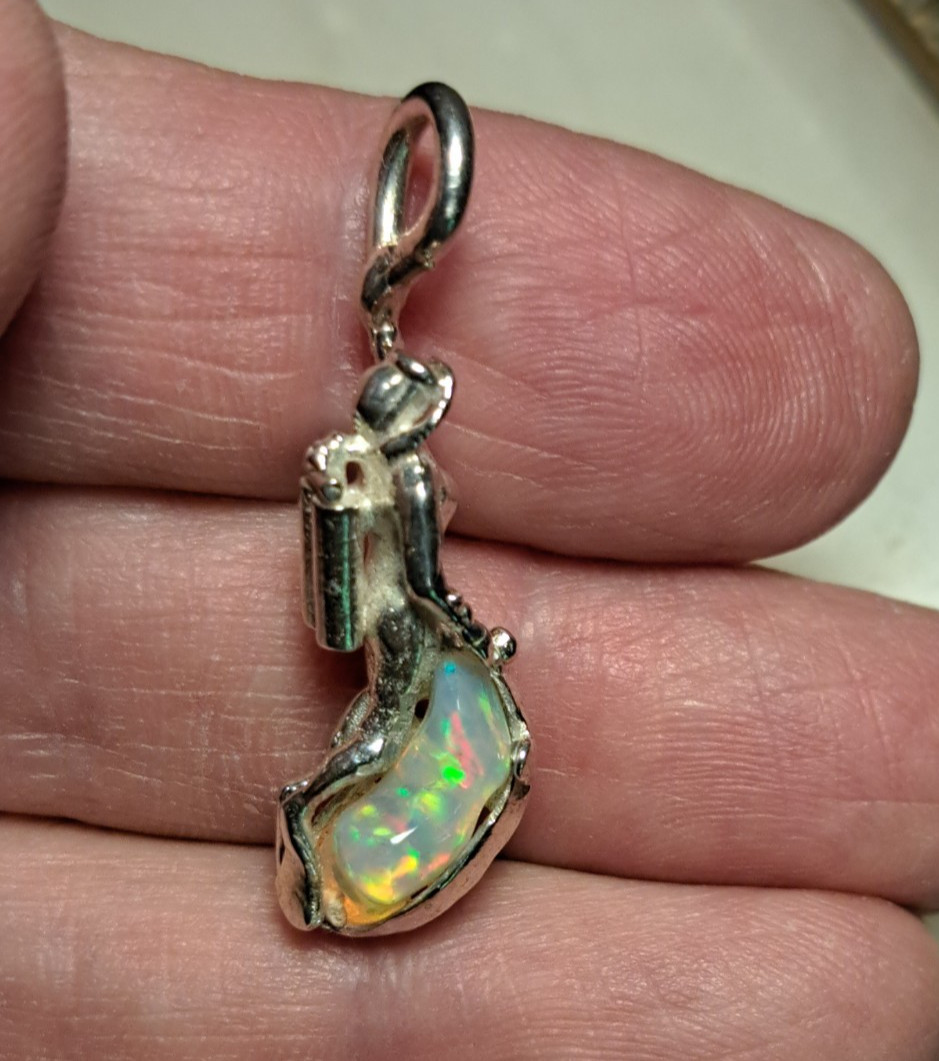Unique Handmade 26ct Ethiopian Welo Opal Scuba Diver Pendant 925 Sterling Silver