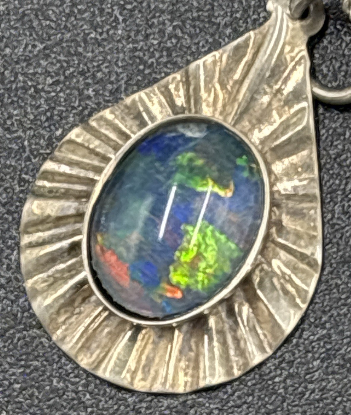 Vintage Sterling Silver Opal Doublet Pendant Necklace Blue Green Fire