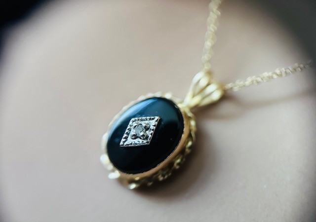 Estate 14K Yellow Gold Onyx & Diamond Pendant Chain Necklace