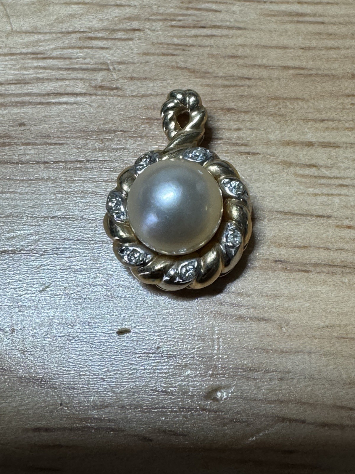Nice 14k Yellow Gold Diamond Fresh Water Pearl Pendant 3.4 Grams