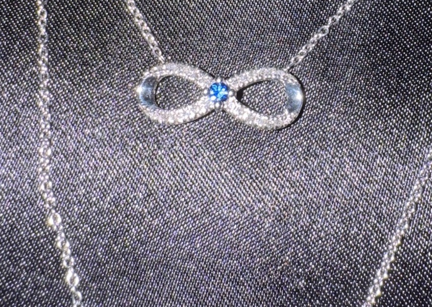 Vera Wang Infinity Pendant Necklace Sapphire And Diamonds.