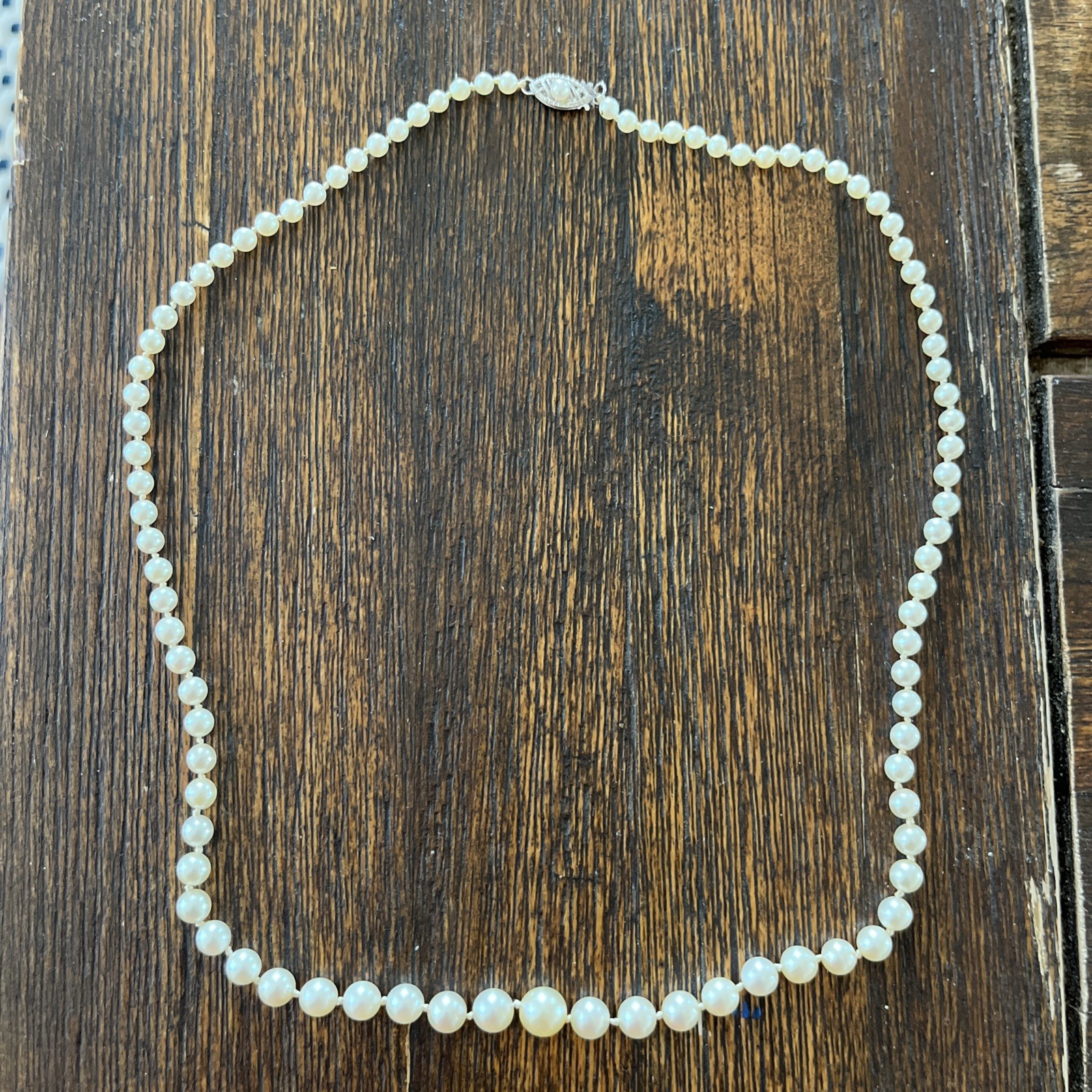 Quality Pearl Necklace 14k white gold clasp