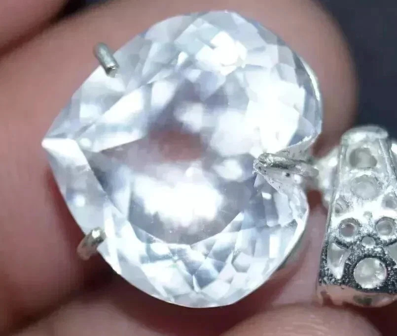 Natural 21 Ct White Sapphire Heart Cut 925 Silver Pendant Certified Gemstone