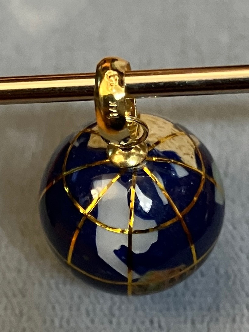 Vintage Michael Anthony 14k Gold Globe & Lapiz Lazuli Inlay Unique World Pendant