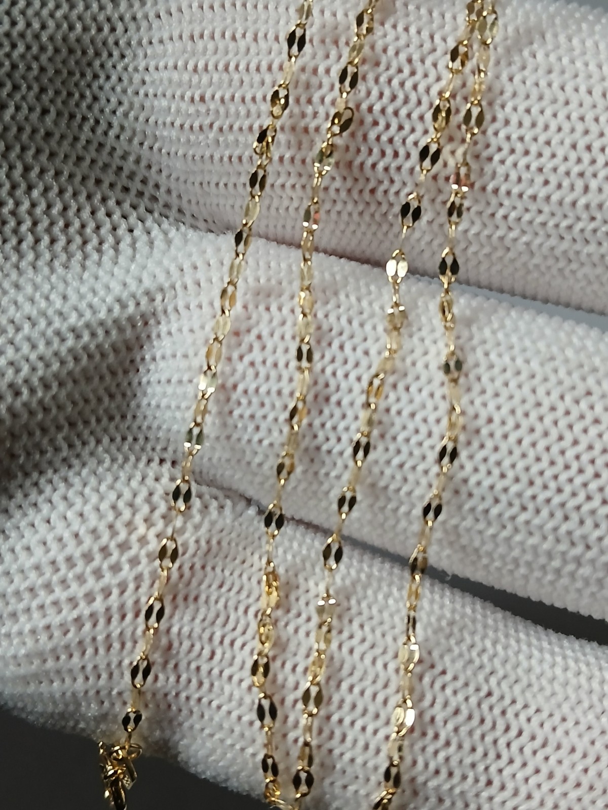 10k Solid Italian Yellow Gold, 15″ Mirror Link Chain, 1.5mm