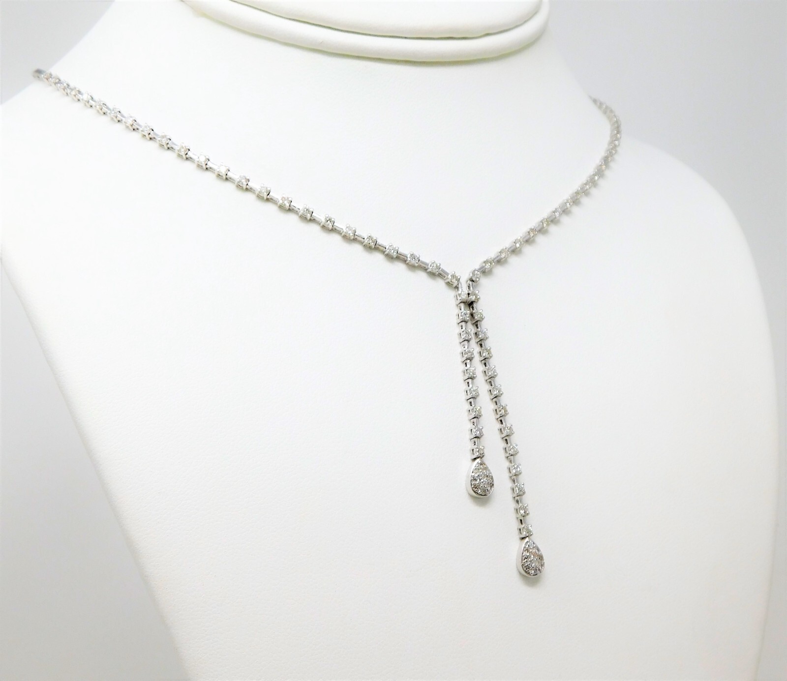 18 kt White Gold Diamond Flexible Link Teardrop Dangle Necklace 16 1/2″ B4368