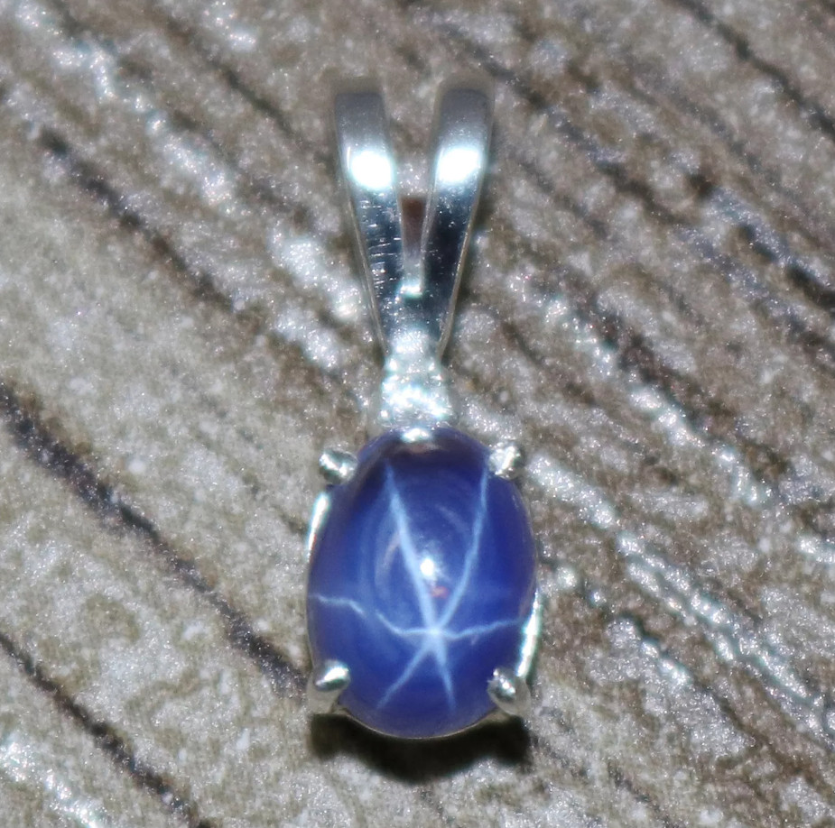 Natural Oval Cut 6 Rays Star Blue Sapphire Gemstone 925 Sterling Silver Pendant