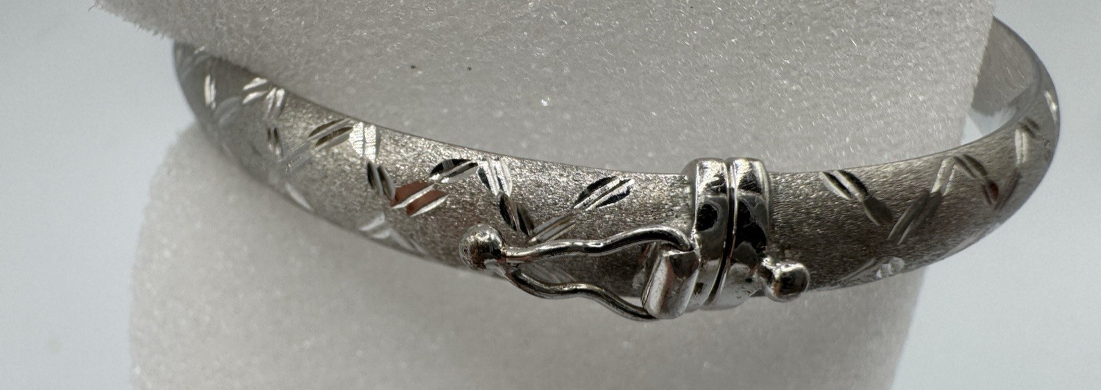 7 Inch 925 Hinged Bangle 925 Thailand Satin Finish Diamond Cut ATI Signed 7G