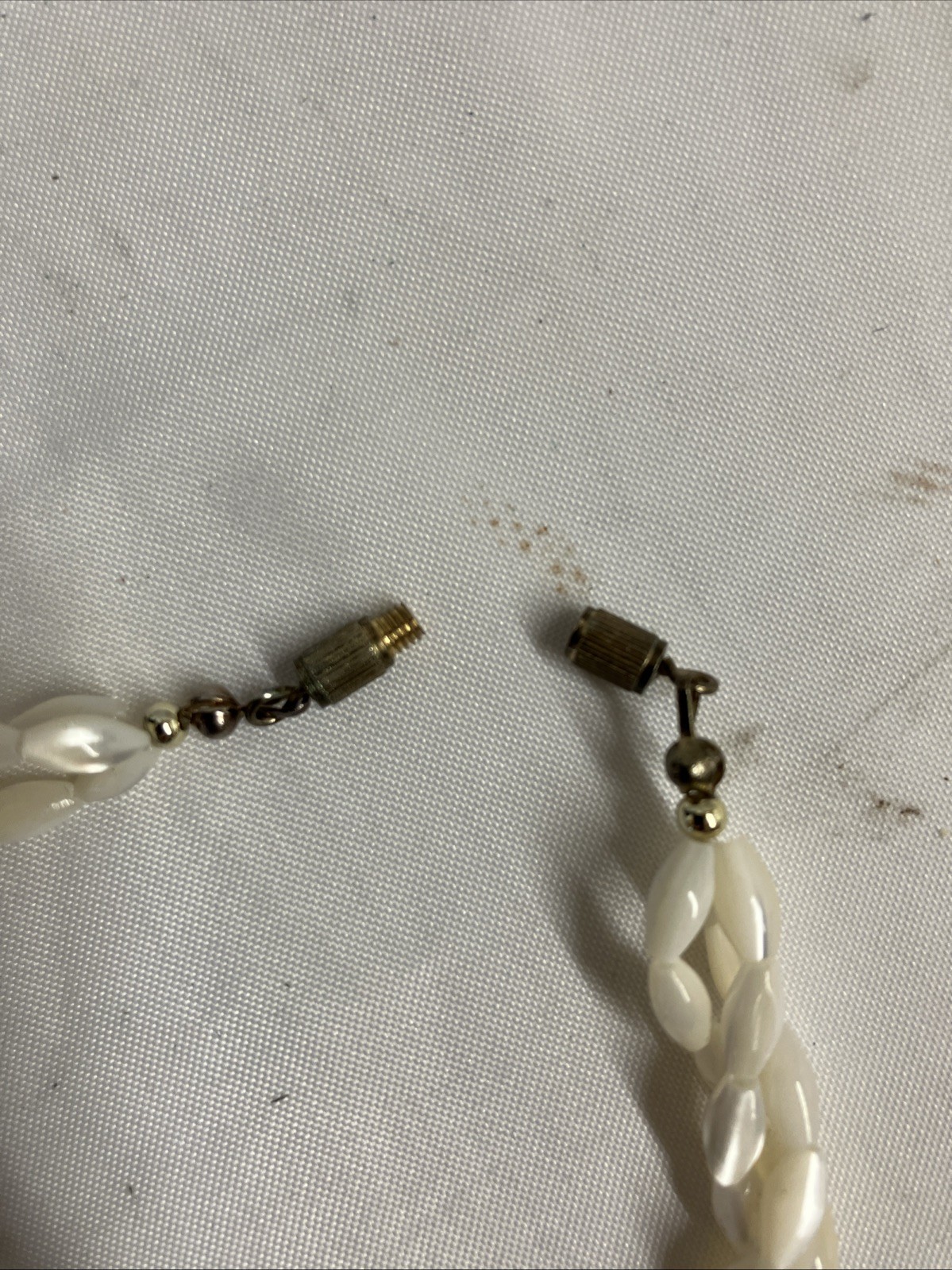 3 Strand Braided White Oval Bead Necklace W/screw Clasp Very Good Preowned