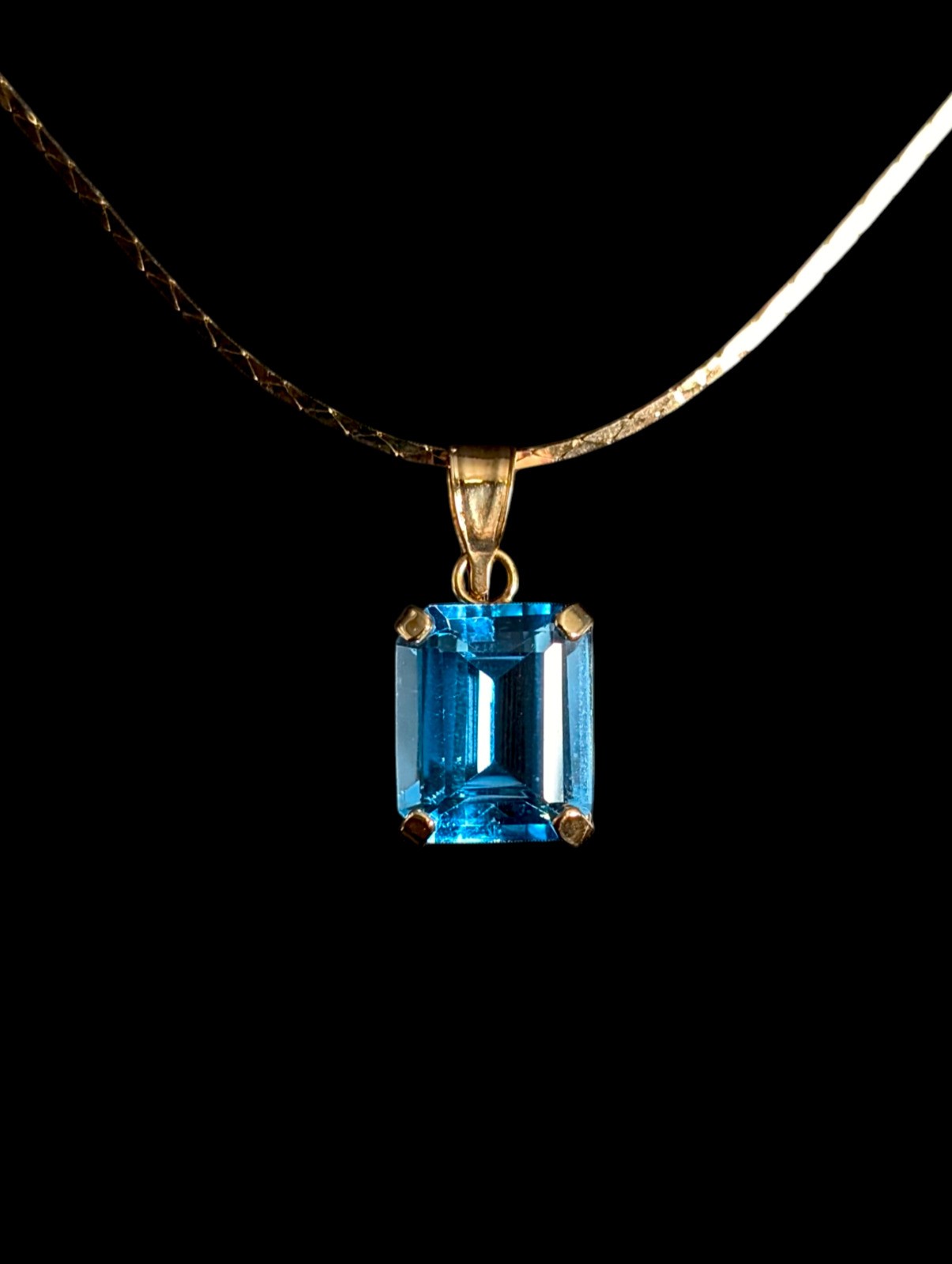 Vintage Imperial Gold Co. Emerald Cut Genuine Swiss Blue Topaz 14k Gold Pendant