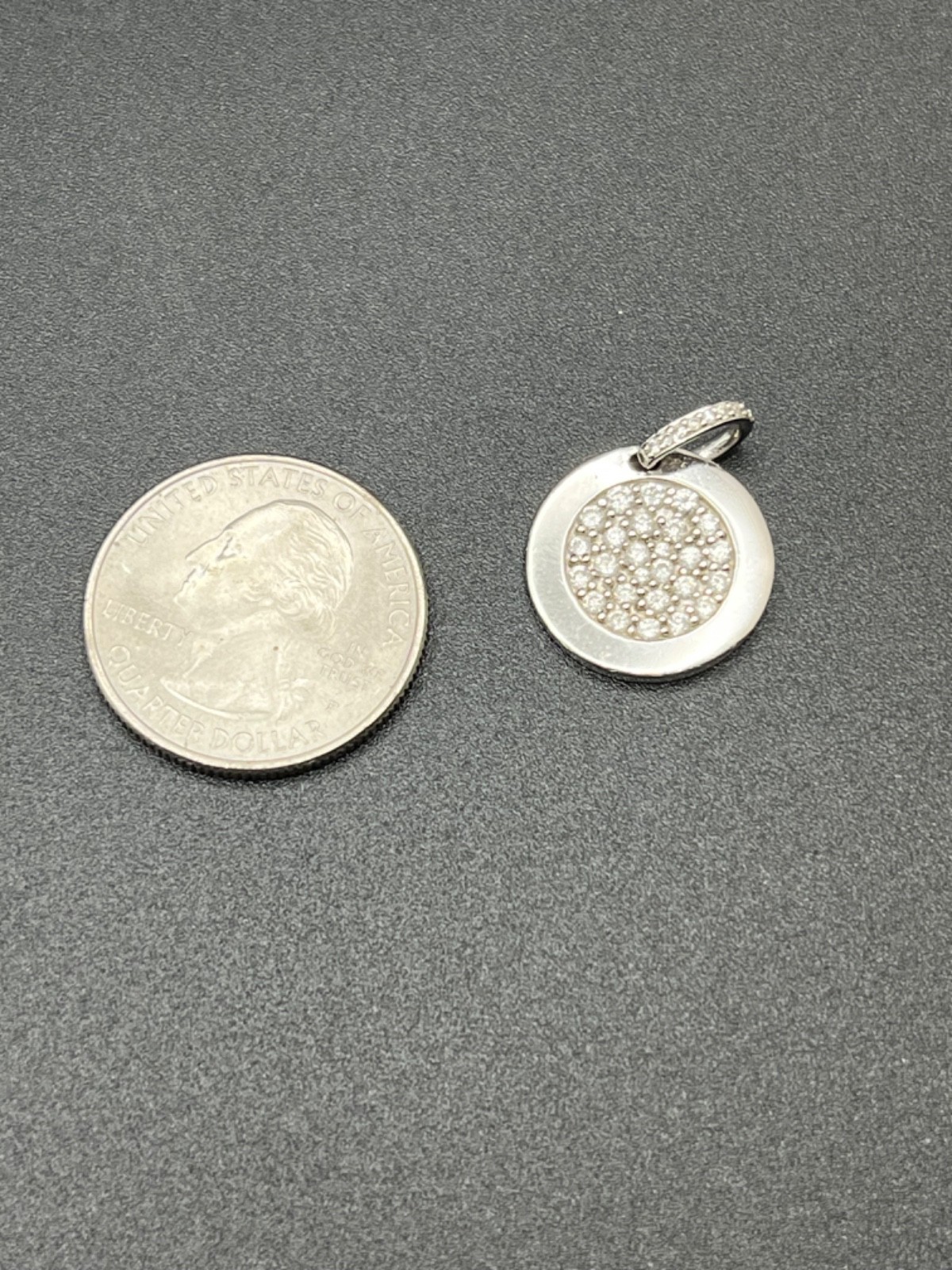 Silver Pave-set Crystals Round Disc Pendant Polish outer border 123