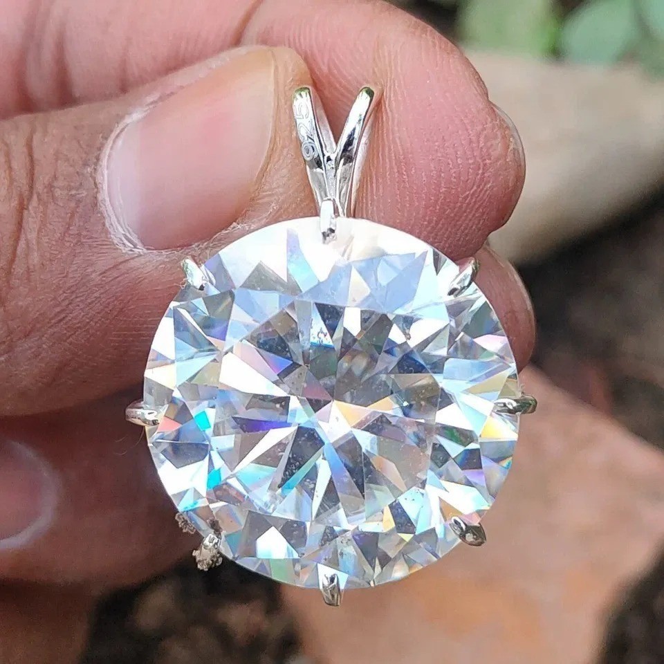 RARE 38.80 Ct Round White Diamond Solitaire necklace! FREE Shipping