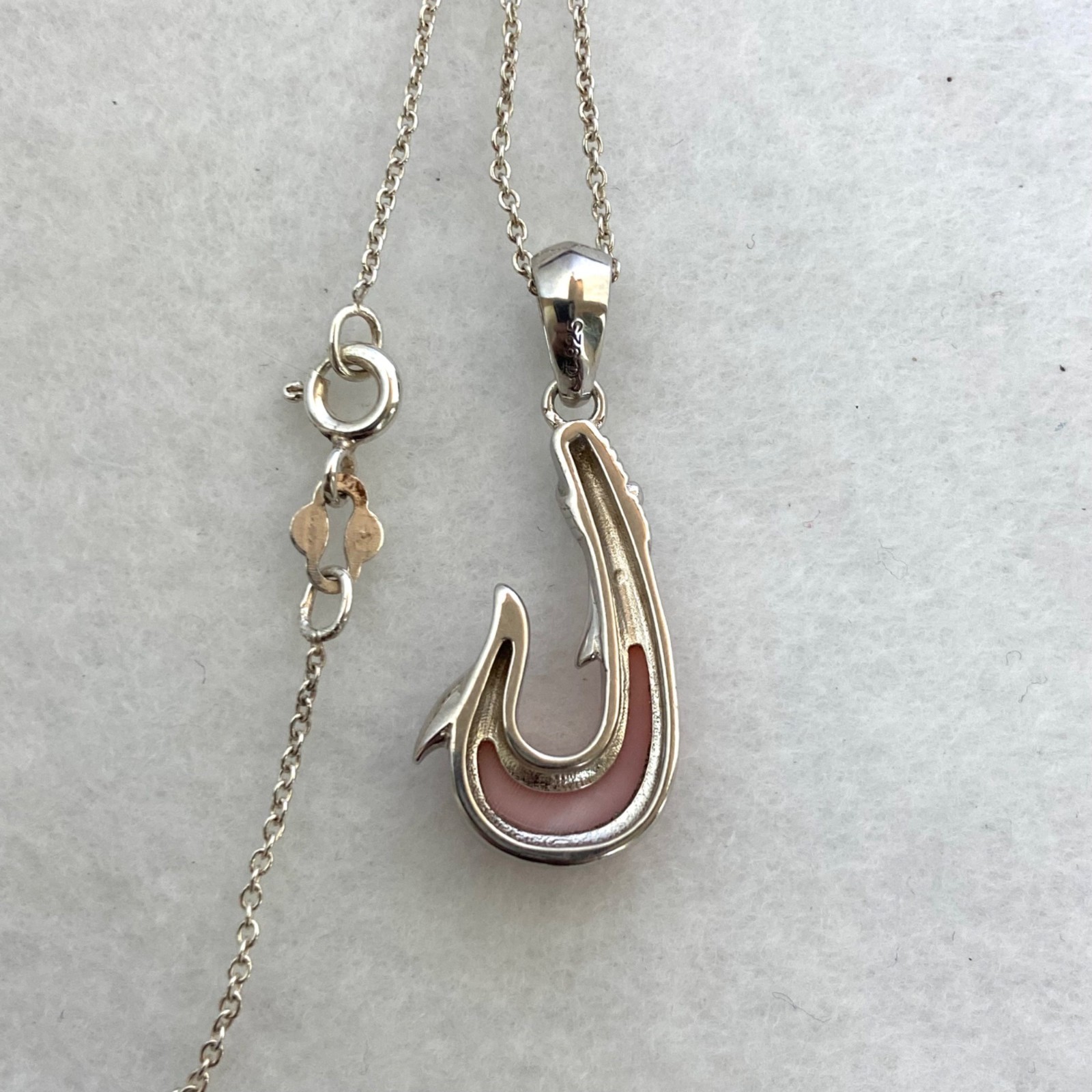 Sterling Silver 925 Pink Conch Maui Fish Hook Pendant Necklace 18″ Cable Chain
