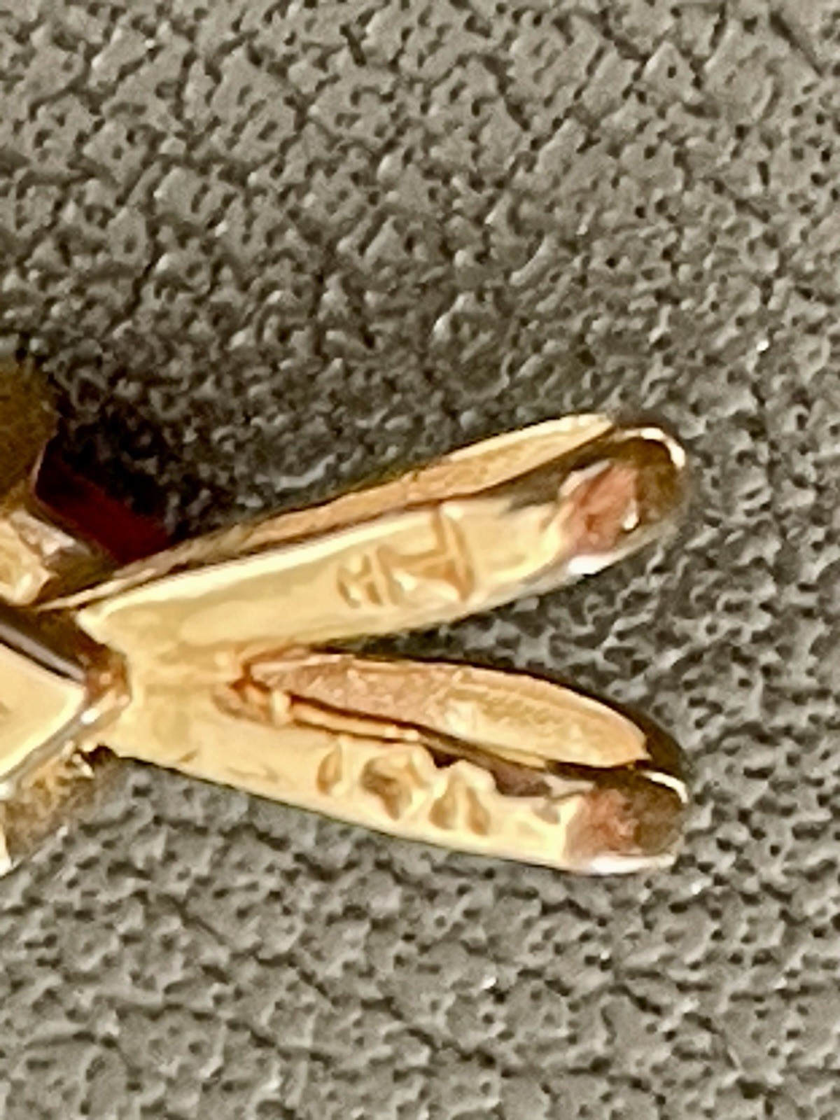 14kt Yellow Gold 1.25CT Garnet pendant (K30)