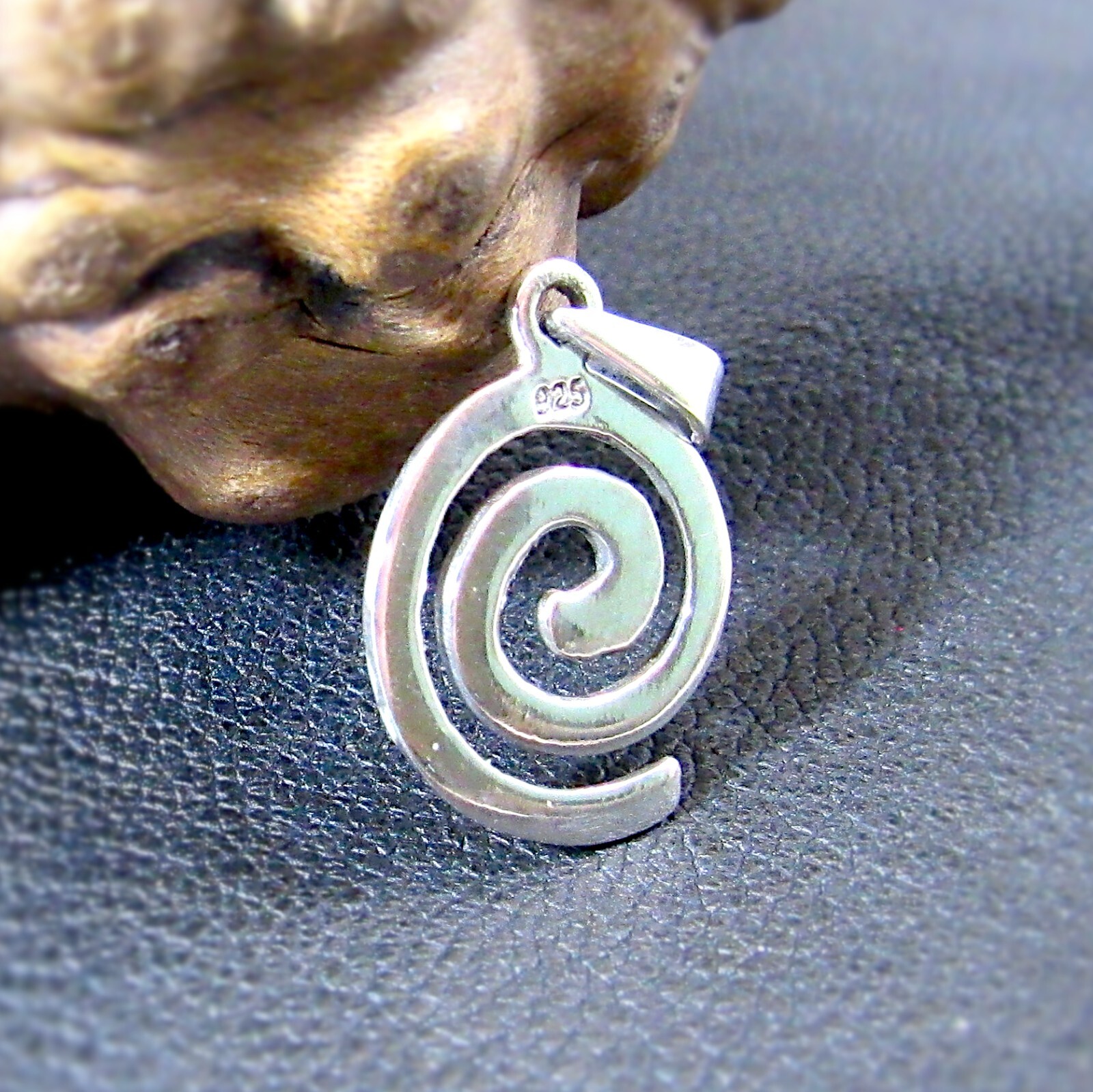 Solid 925 Sterling Silver Celtic Irish Gaelic Swirl/Spiral Knot Charm Pendant