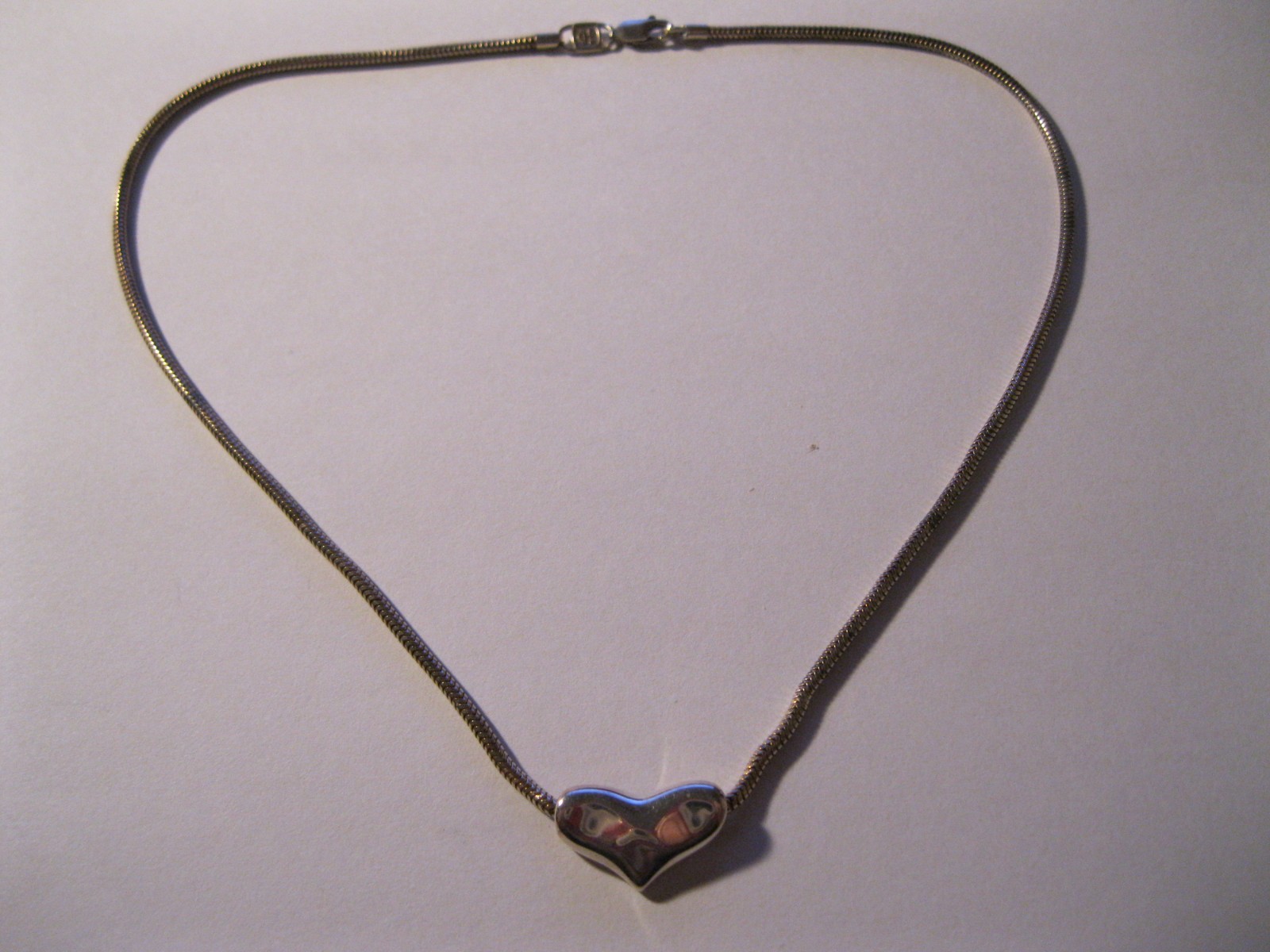999 FINE SILVER SNAKE CHAIN NECKLACE W/HAMMERED SLIDE HEART PENDANT! 16″ LONG