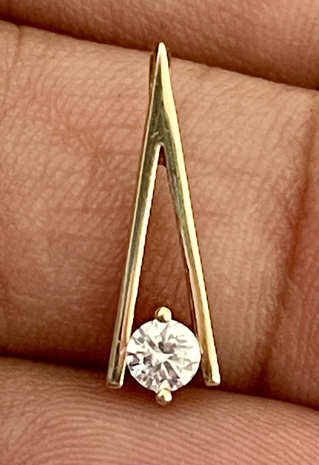 14K Yellow Gold 0.17CT Diamond Pendant (F199)