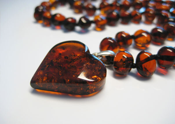 Genuine Cognac Amber Beautiful Baltic Amber Necklace/Pendant Heart 21 in !!!