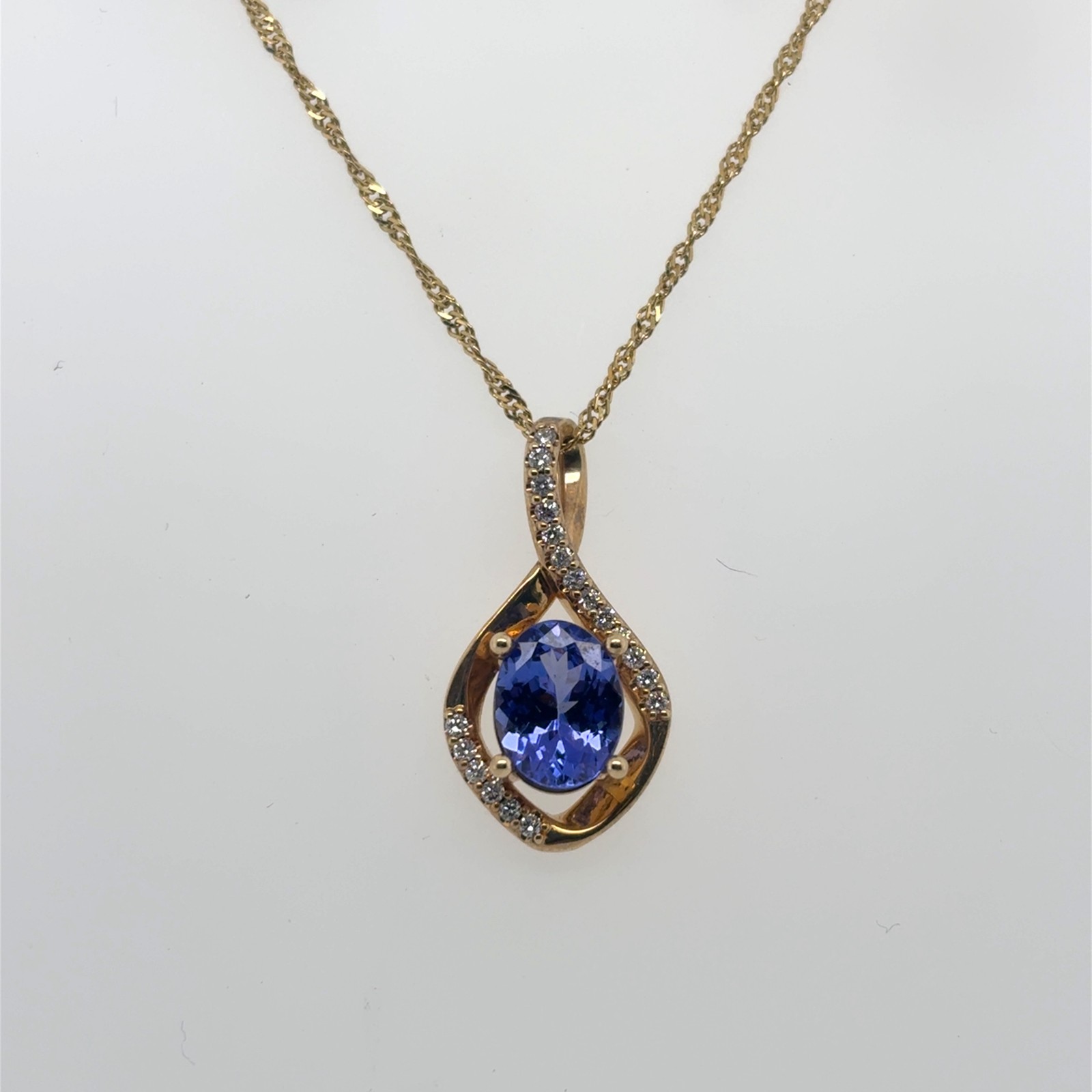 14KY 9×7 Oval Tanzanite.26ctw 20” Chain
