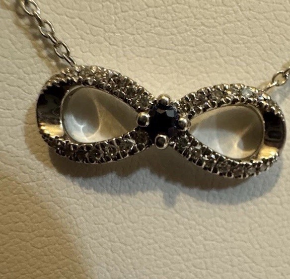Vera Wang Infinity Pendant Necklace Sapphire And Diamonds.
