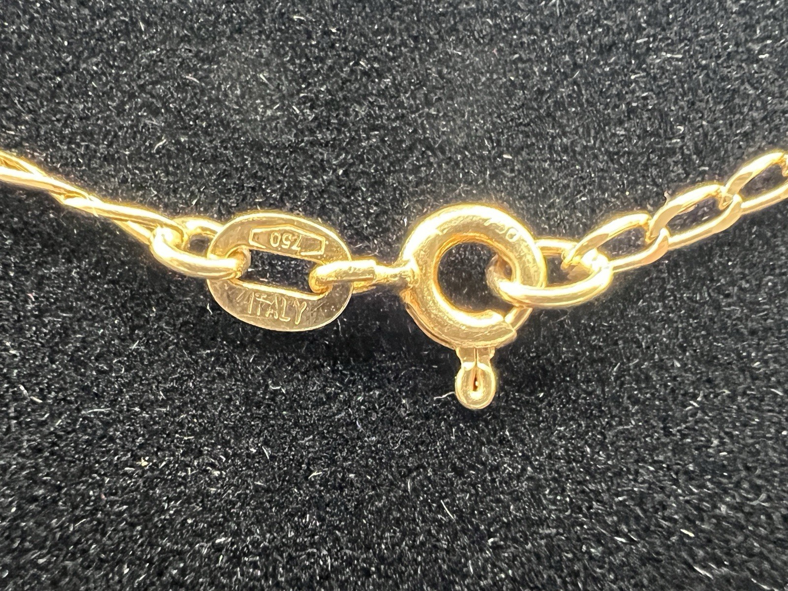 18k Yellow Gold Oval Long Link Curb Chain Necklace 17.5 In. 2mm Italy 3.4 Grams