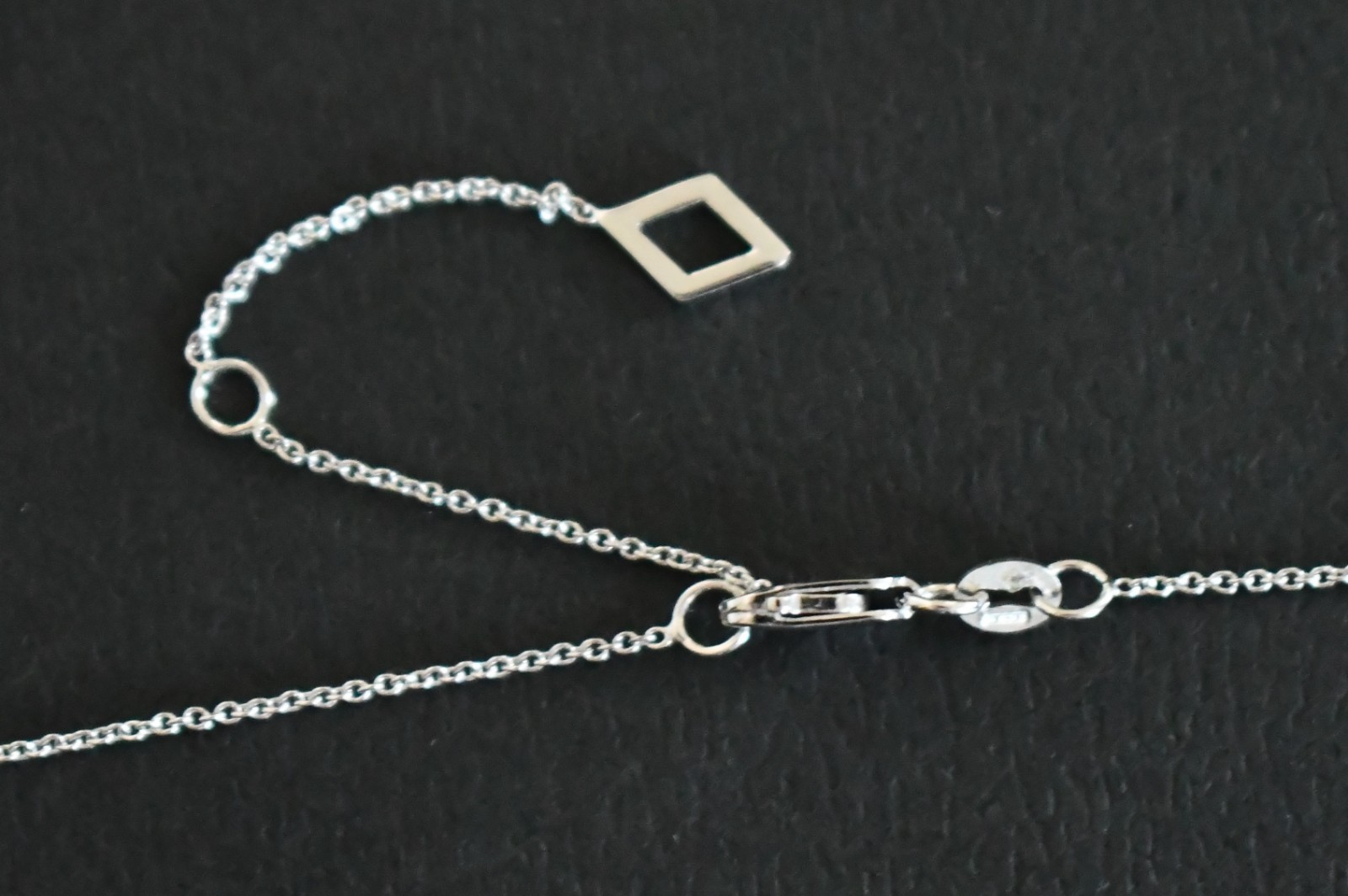 NEW ROBERTO COIN *DIAMANTE* 18K WHITE GOLD & DIAMOND Small Pendant Necklace