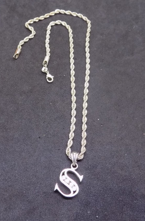 Sterling Silver 925 Thick Rope Chain Necklace w/ S pendant 17″ (537)