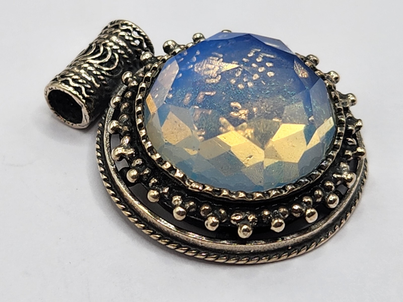 1.36″ Sterling Silver 925 Pendant Round Opaque Stone Beaded & Rope Edge