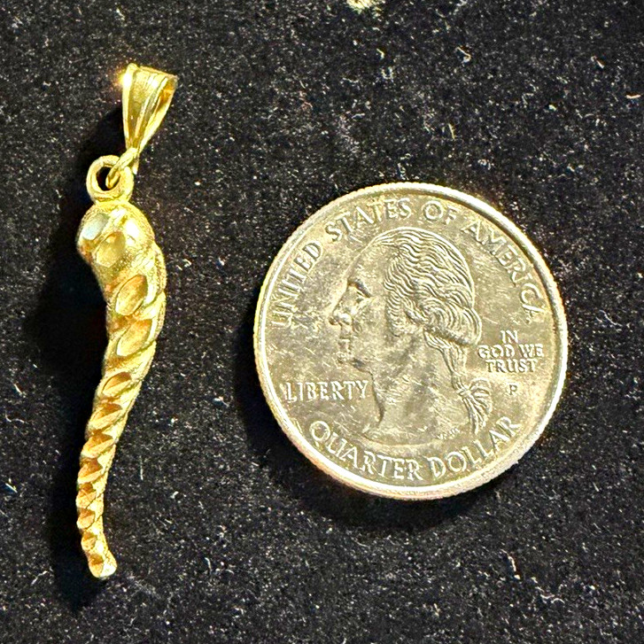 10K Yellow Gold Cornicello Horn Charm Pendant, Signed, No Stone