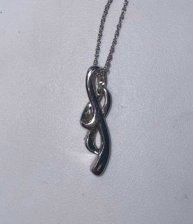 925 Sterling Silver with Black & White Diamonds Twist 18″ Pendant Necklace