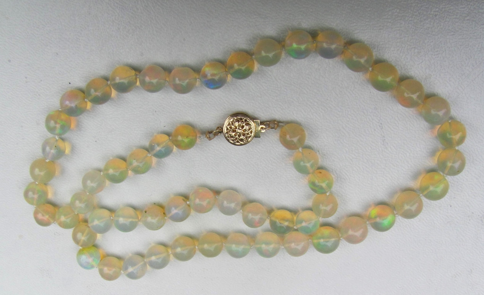 Graduated Strand Opal Bead Necklace 14K Clasp 19.5″