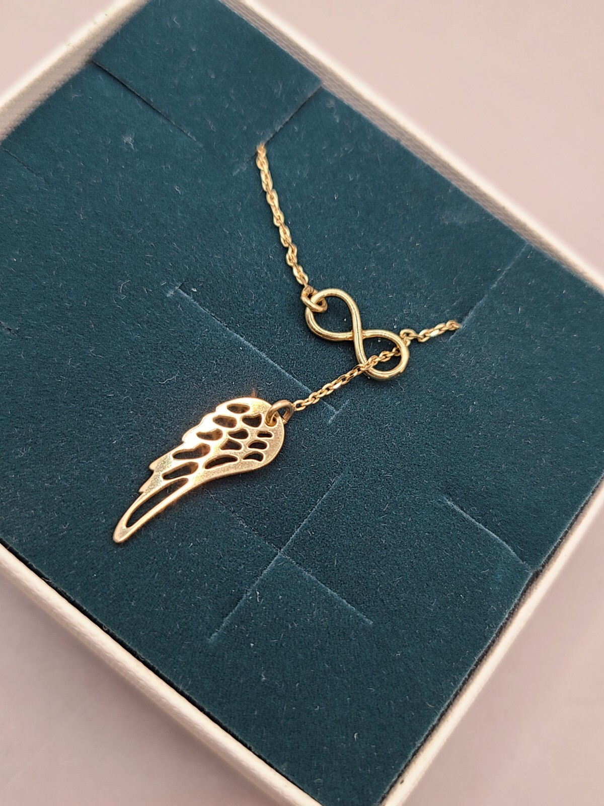 YES Jewelry Gold-tone 925 Sterling Silver Infinity Hoop & Feather Necklace 18″