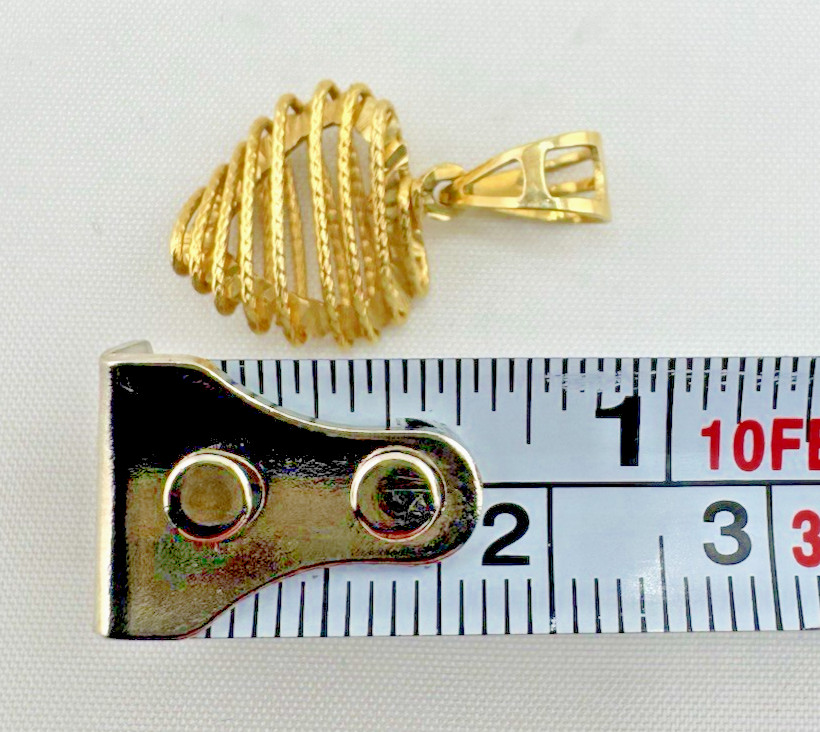 18K Yellow Gold Heart Shaped Pendant – 1/2″ / 1.5 Grams – NICE!